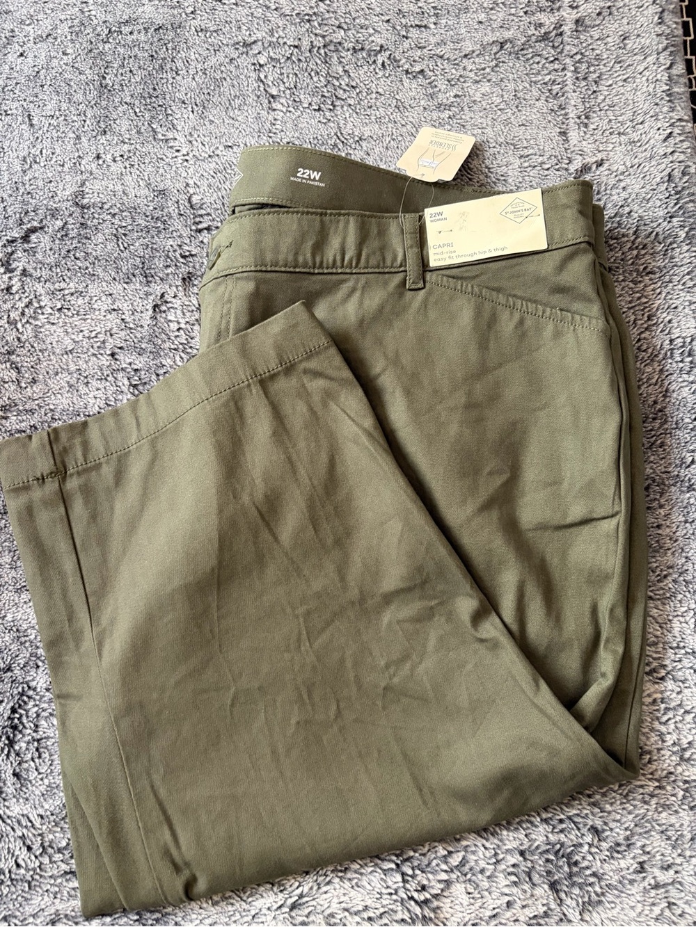 St. John's Bay Olive Green Women's Capris